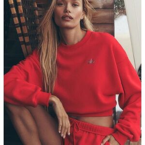 ALO Yoga cropped accolade crewneck bright  Red